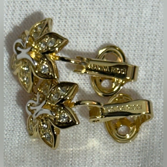 Nina Ricci Clip On Earrings - Picture 3 of 14